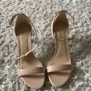 Nude sandals with ankle strap